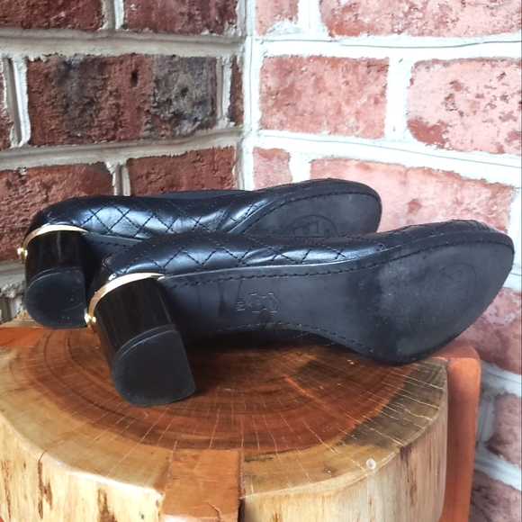 Tory Burch Black Quilted Leather Carrie Pumps - Picture 5 of 5